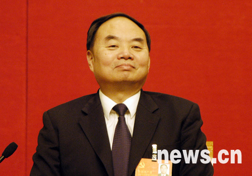 �����������ܼã�2000��ߵ�ѧУ���е�ְҵѧУ��ͥ��������ѧ����������������